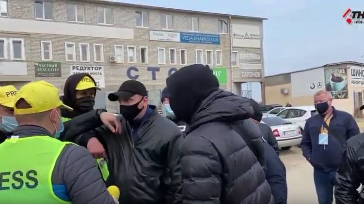 В Украине с начала года физическая агрессия применялась против журналистов более 70 раз. Фото: facebook.com/sergiy.tomilenko