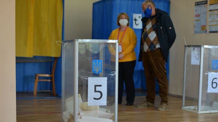 Довыборы в Раду в трех освободившихся округах обещают быть жаркими, фото: Изым Каумбаев, 