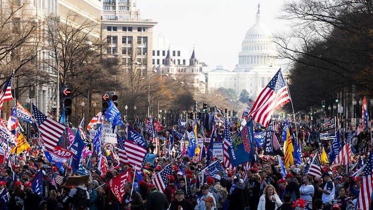 У стен Капитолия в Вашингтне сторонники Трампа готовят массовый митинг