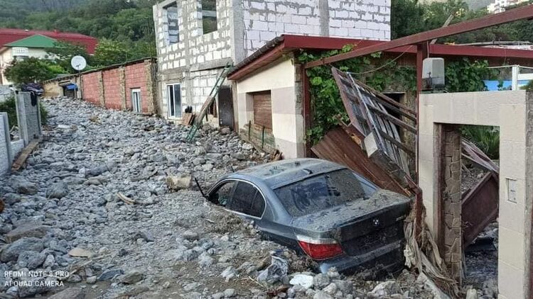 Последствия камнепада в Васильевке