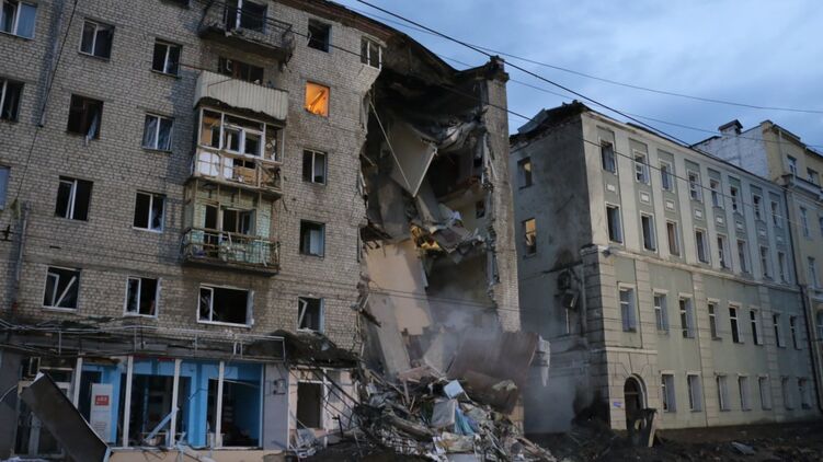 Разрушенный дом в Харькове сегодня утром. 