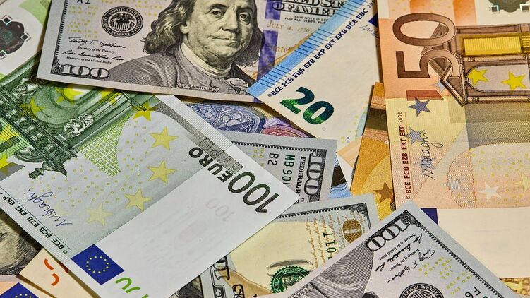 Цены на покупку доллара в Украине растут. Фото - banker.ua