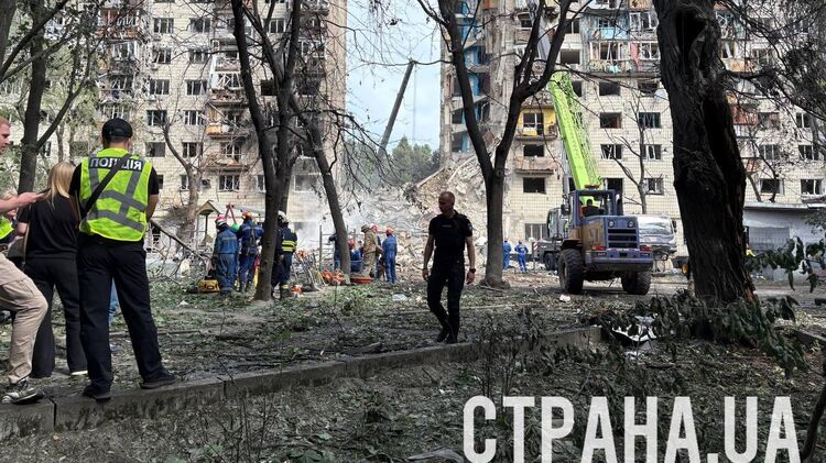 Наслідки удару по Києву. Фото: t.me/mvs_ukraine