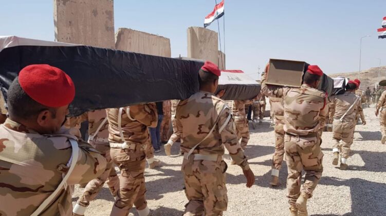 Війна Ірану з Іраком тривала вісім років. У ній загинули сотні тисяч людей