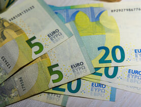 Курс евро превысил 49 гривен, наличный уже 50. Что будет дальше?