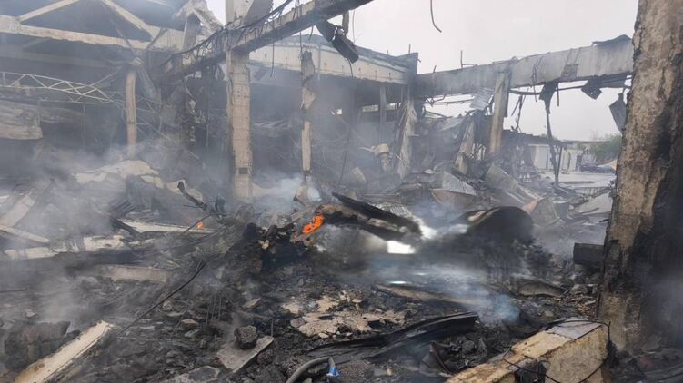 Наслідки удару по Дніпру в ніч проти 17 липня