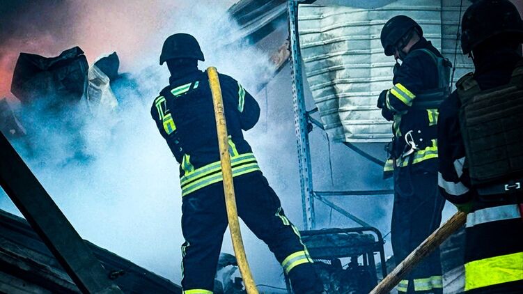 Ночью Украина снова подверглась воздушной атаке. Фото: ГСЧС