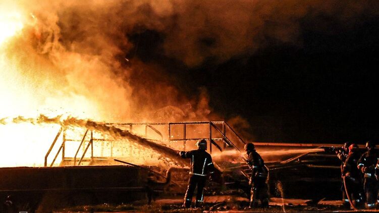 Наслідки нічних ударів по Чернігівщині. Фото: ДСНС