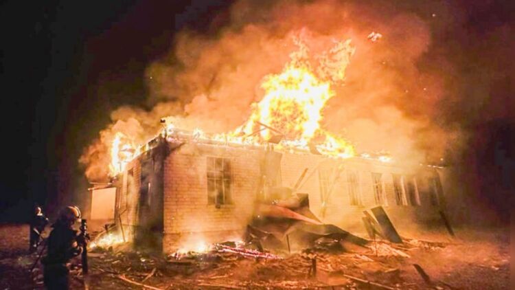 Україна у дні війни. Фото: ДСНС