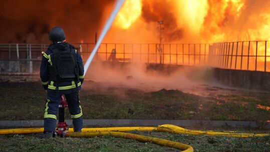 Оточення Мирнограду та падіння Сіверська, удар по Україні перед морозами, з чим Умеров повернувся зі США. Підсумки