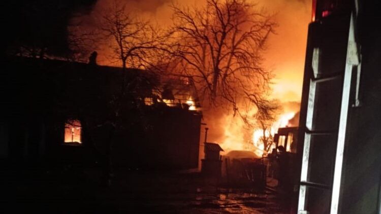 Последствия обстрела Запорожской области. Фото: ГСЧС