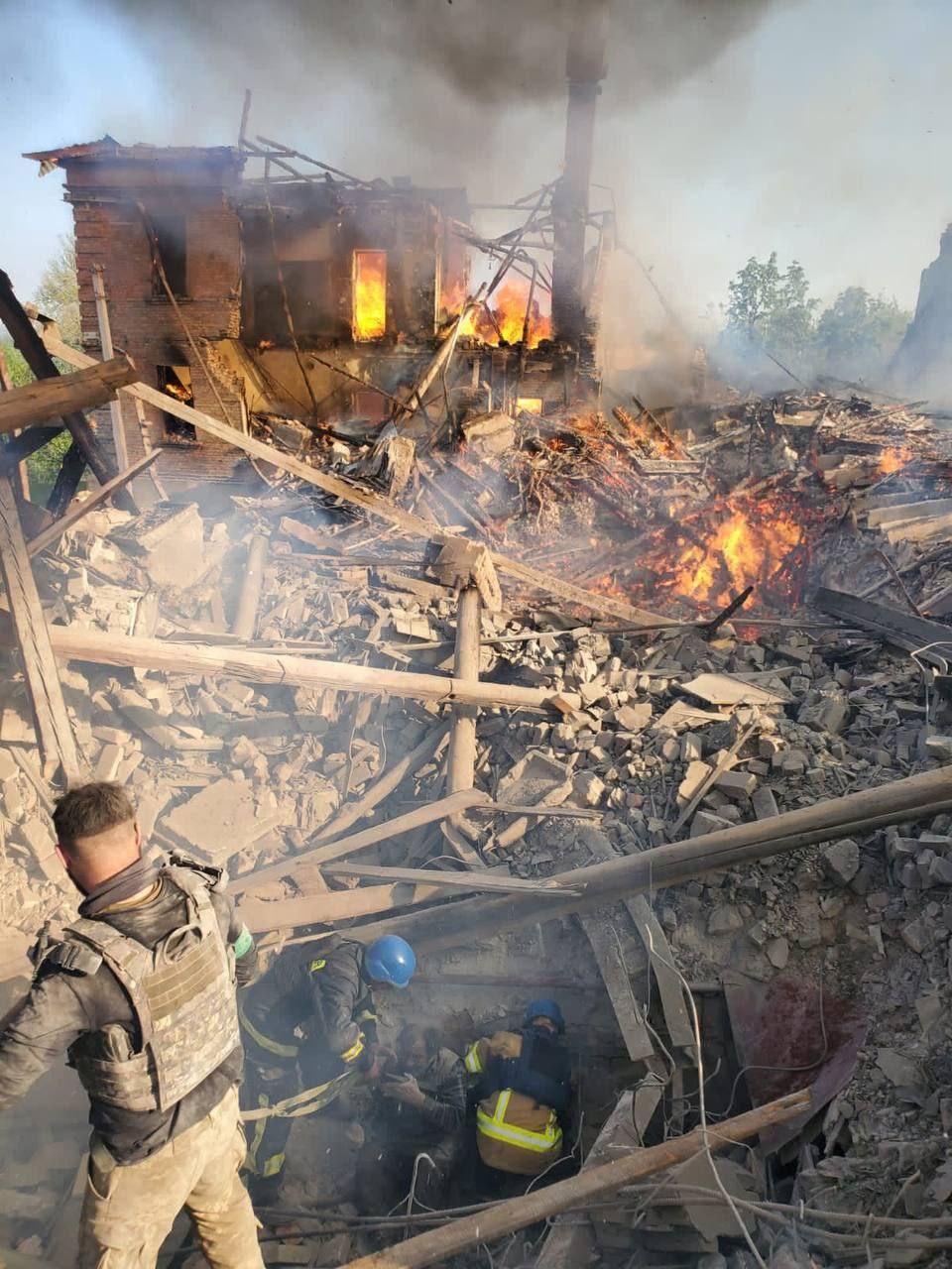 Завалы школы в Белогоровке