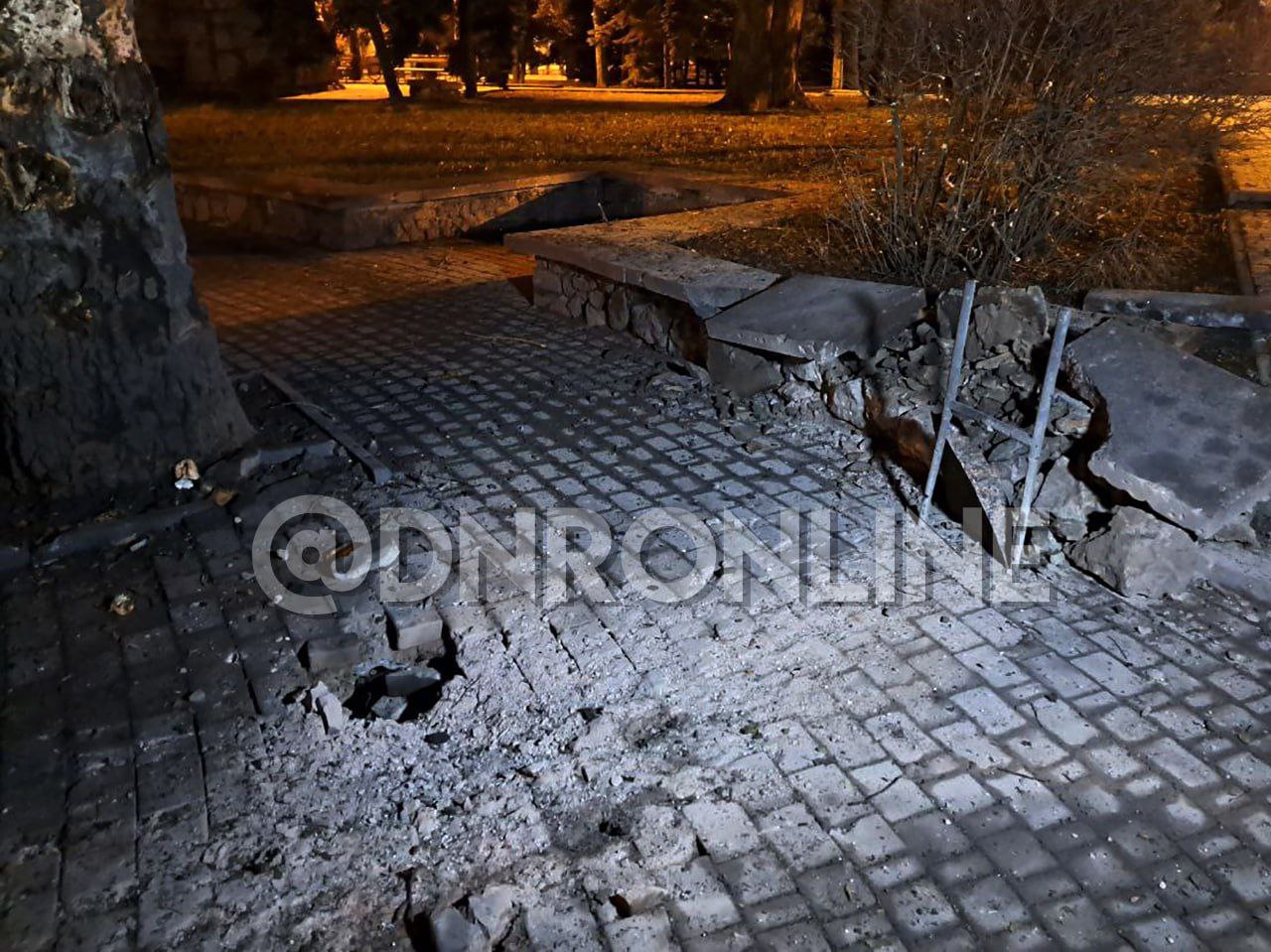 Последствия ночного прилета по Донецку, фото 1