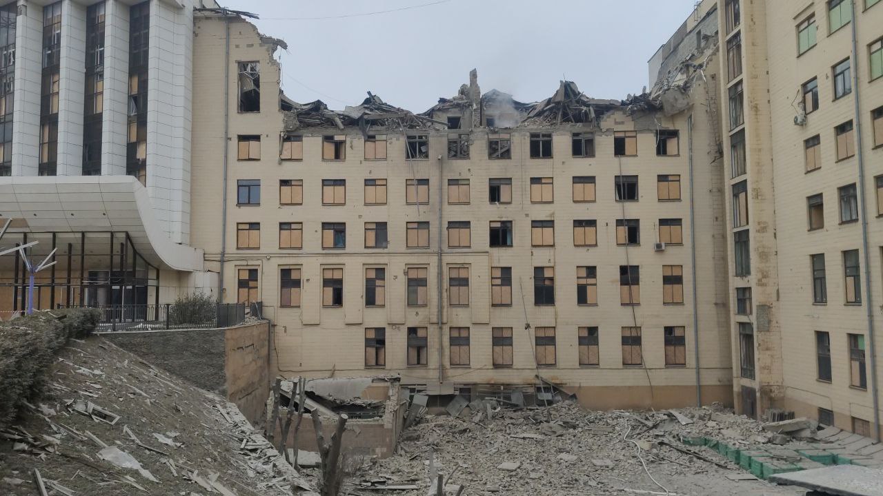 Россияне ударили по университету Бекетова в Харькове