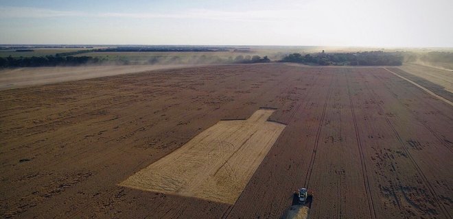 Бутылка с высоты птичьего полета