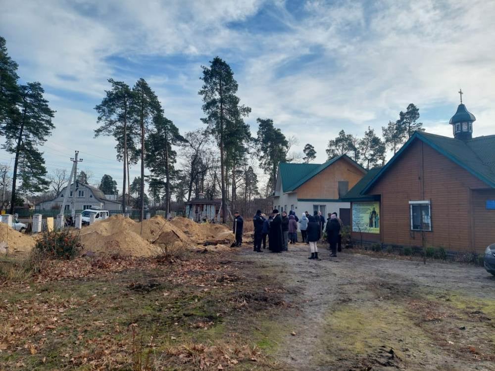 Под Киевом поругались священники ПЦУ и УПЦ КП. Фото: Фейсбук