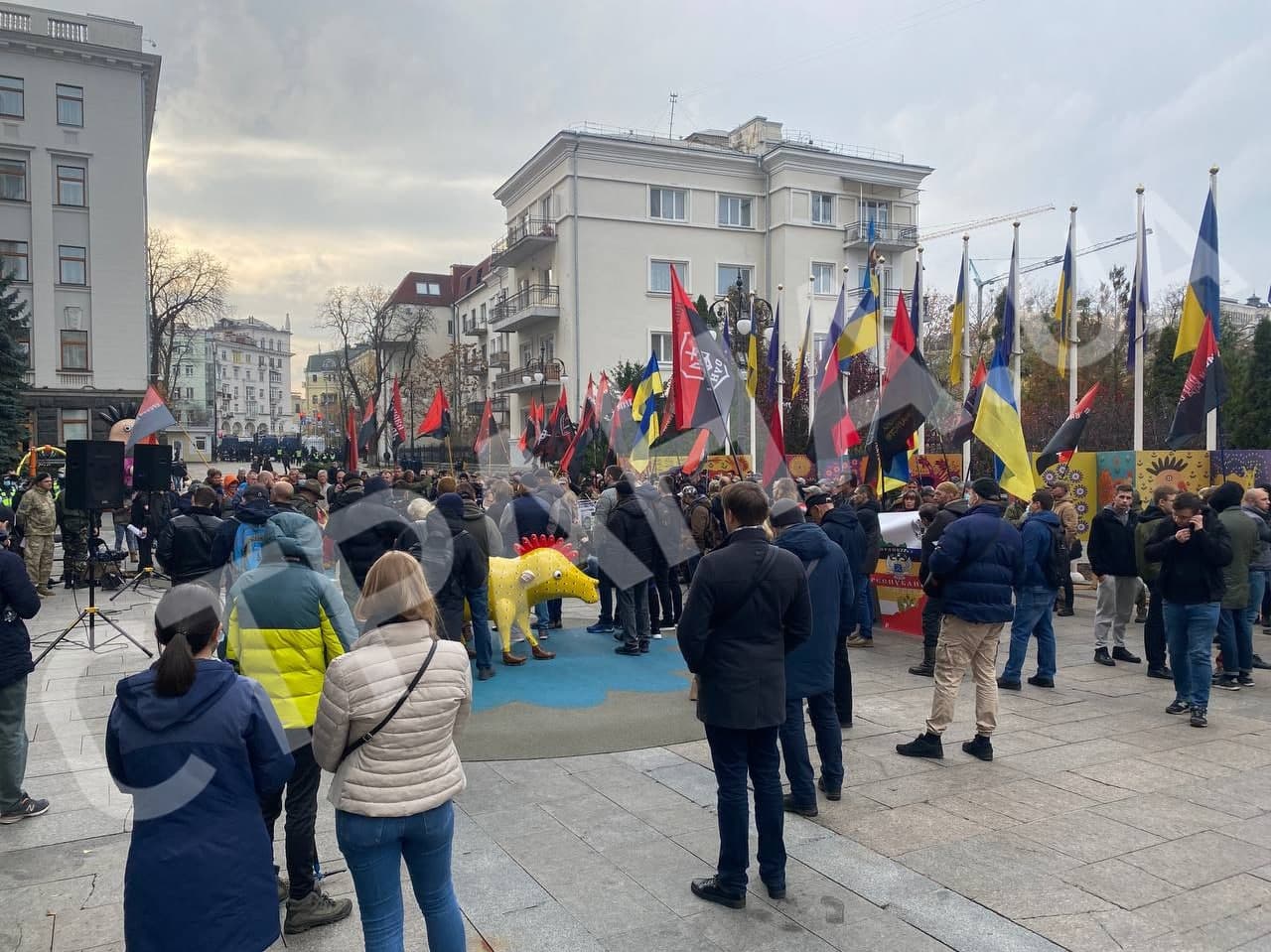 Под Офисом президента 4 ноября митинговали националисты