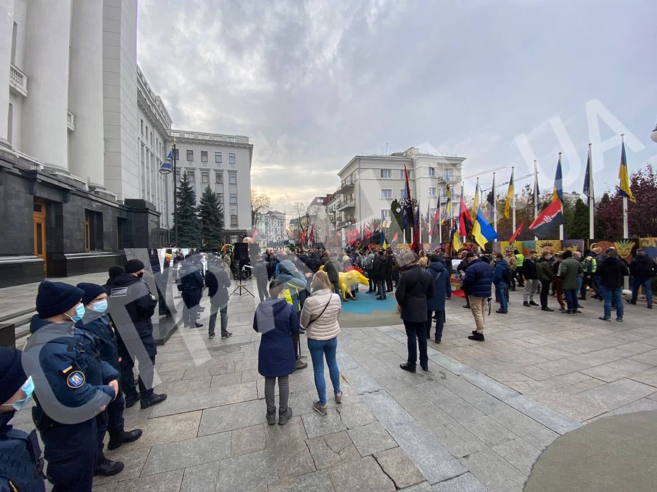 Под Офисом президента 4 ноября митинговали националисты