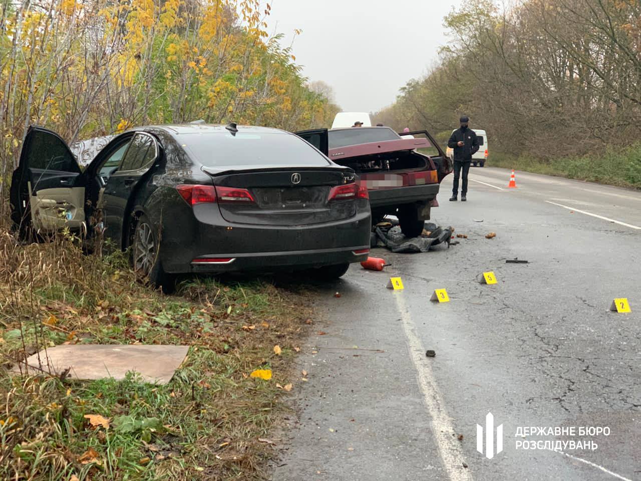 В Черниговской области возле поселка Березна произошло ДТП 2 ноября. Фото: ГБР