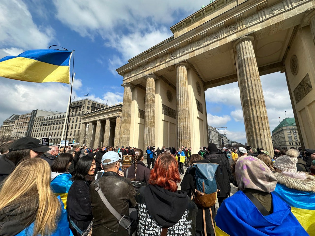 Украинцы в Германии оппонируют маршам мира