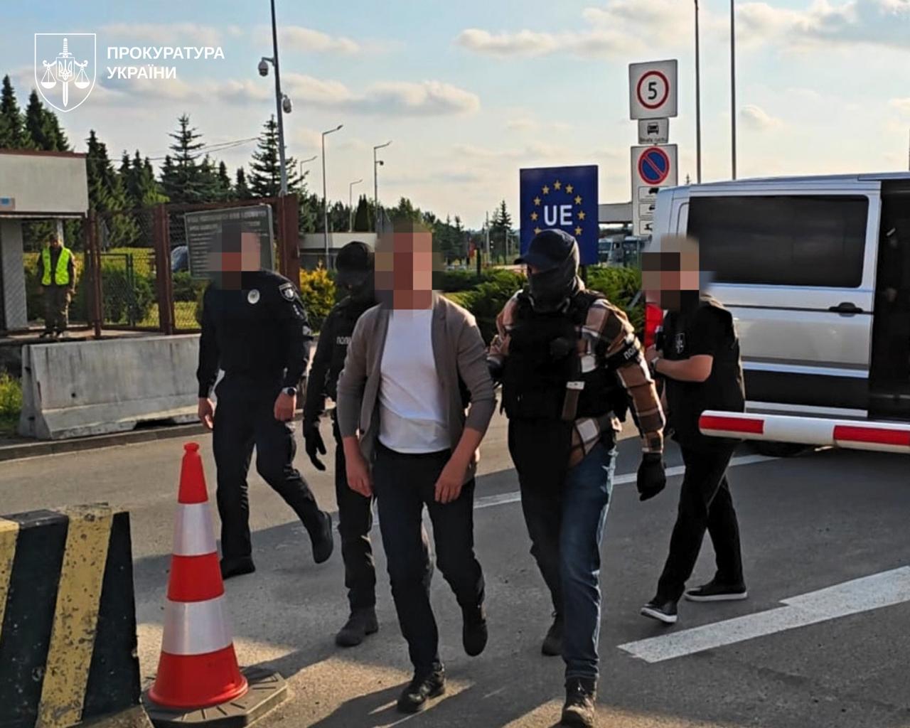 Фото (2) задержания. Источник &ndash; Прокуратура Украины