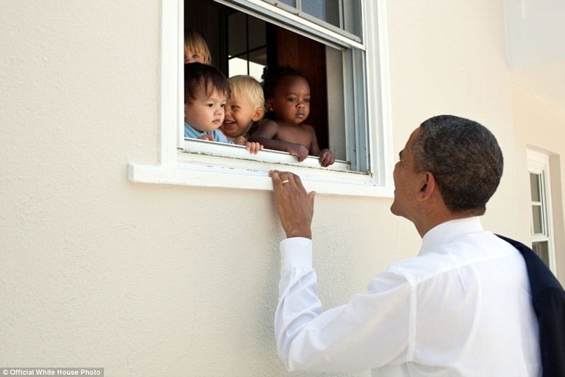 Президент пришел в школу дочери Саши на окончание 4-го класса
Фото: @Pete Souza